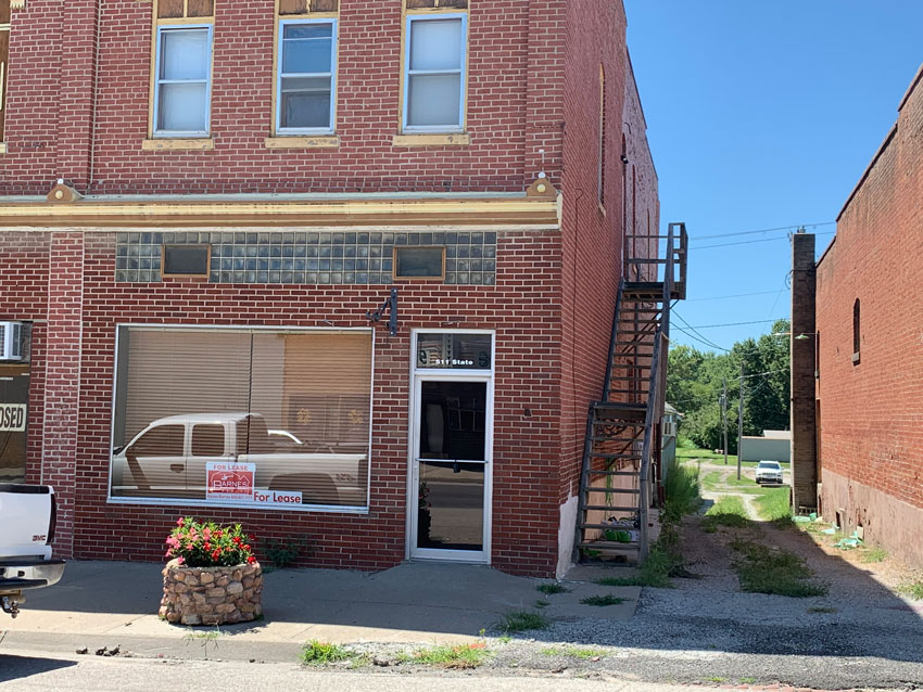 Commercial Building 511 State Street Mound City Mo 64470 Land